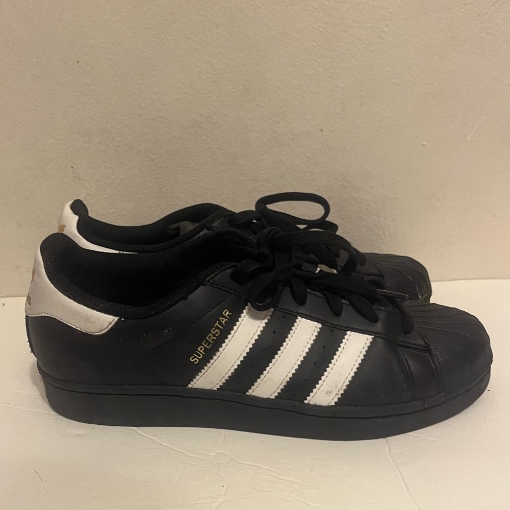Men Shell Toe Sneakers - Picture 2 of 3
